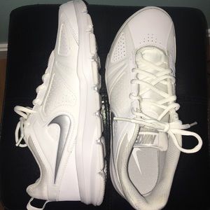 NWOT White Nike T-Lite XL Womens Training Shoes